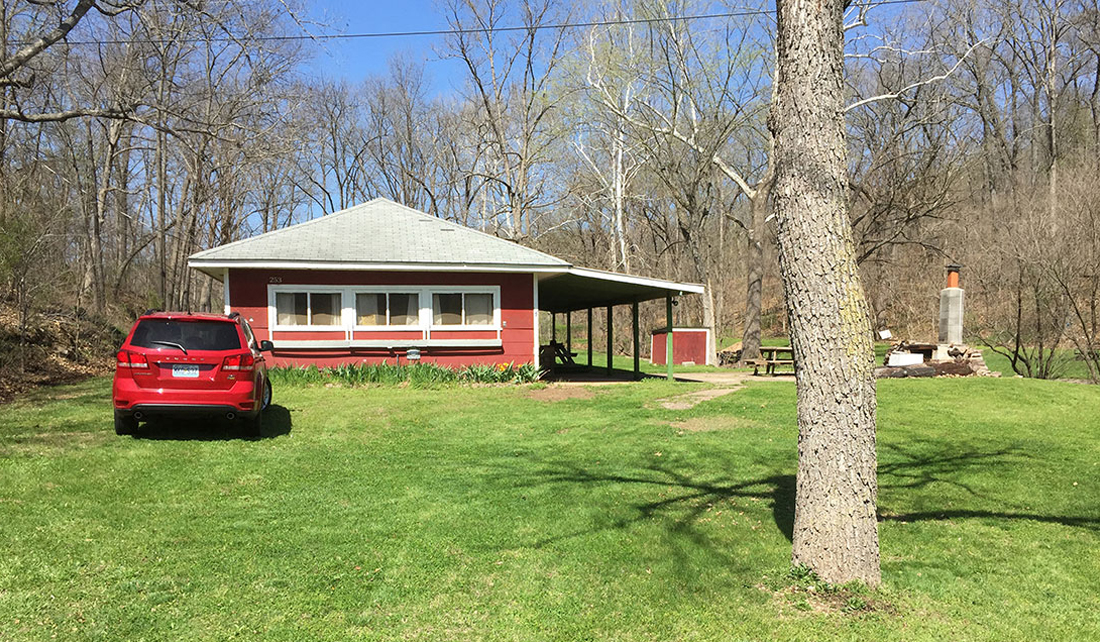 cabin_side_view