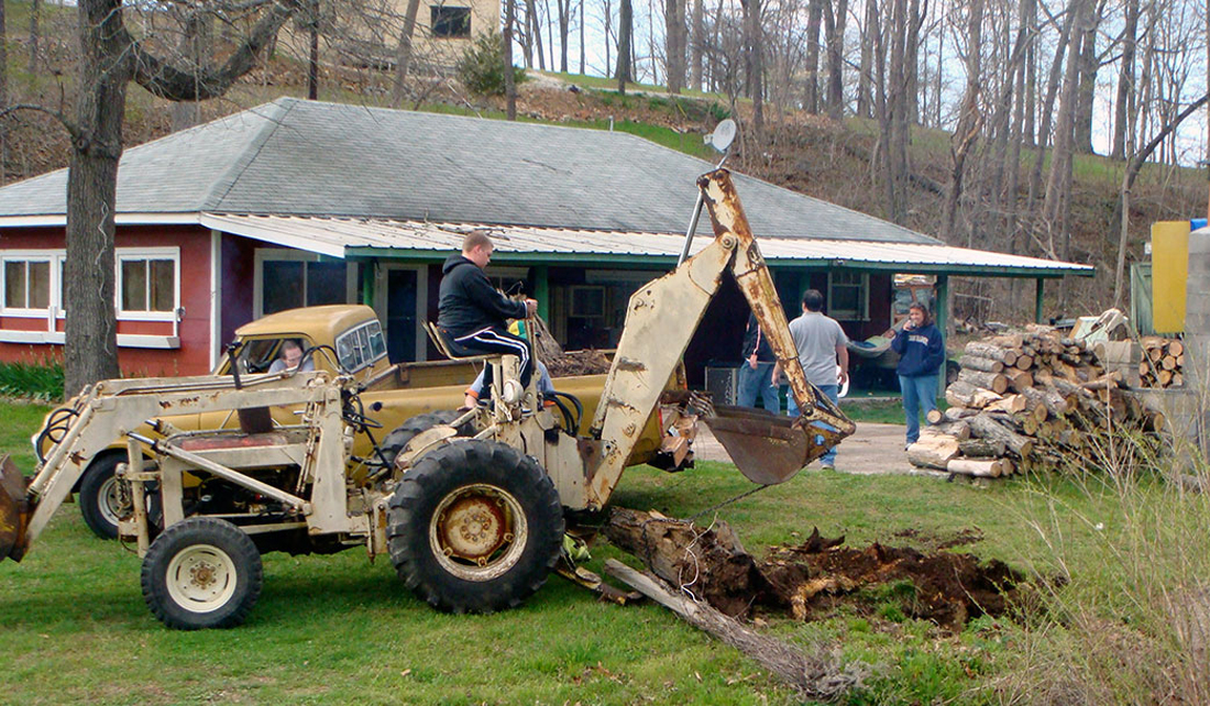 cabin_tree_tractor