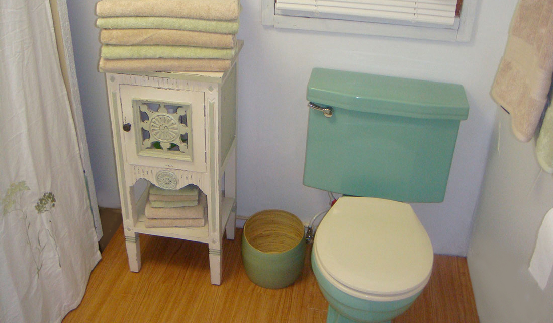 cabin-bathroom
