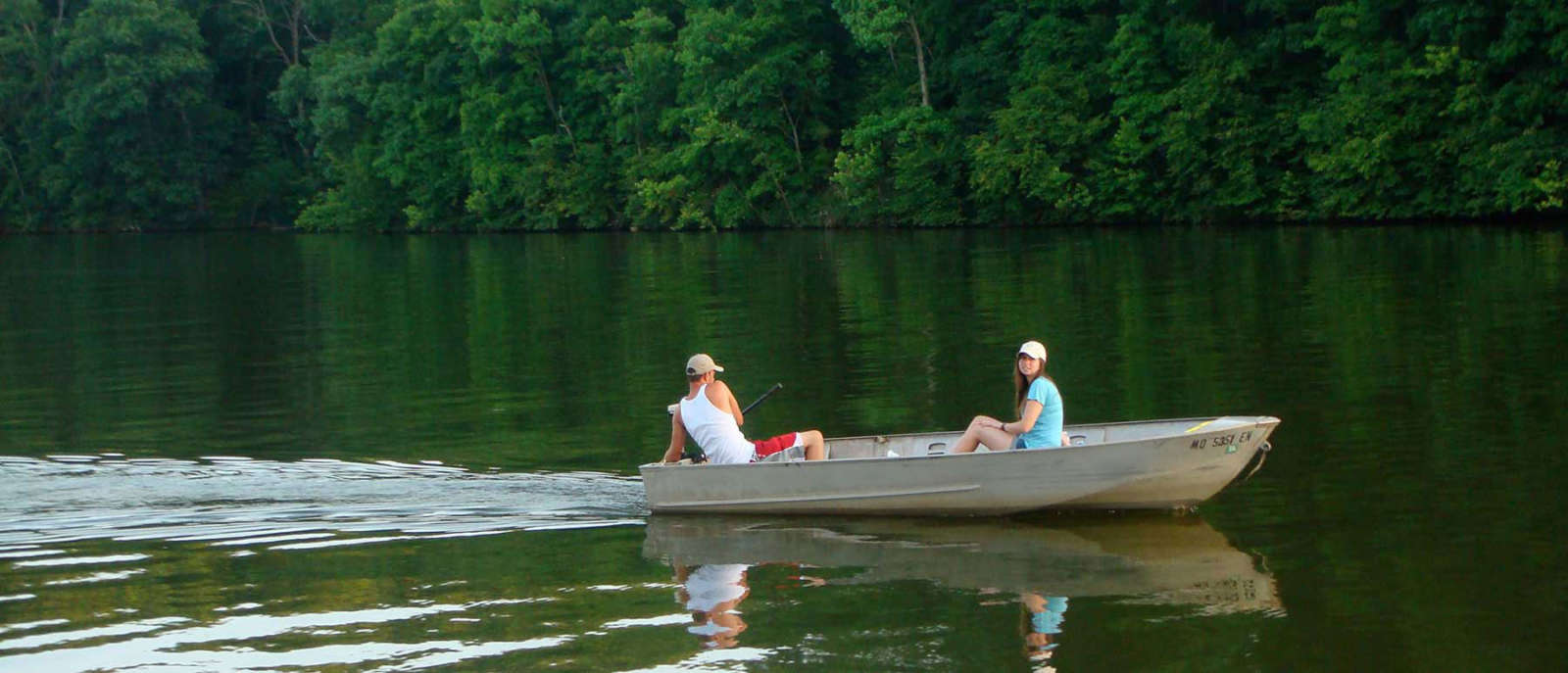 couple-on-boat